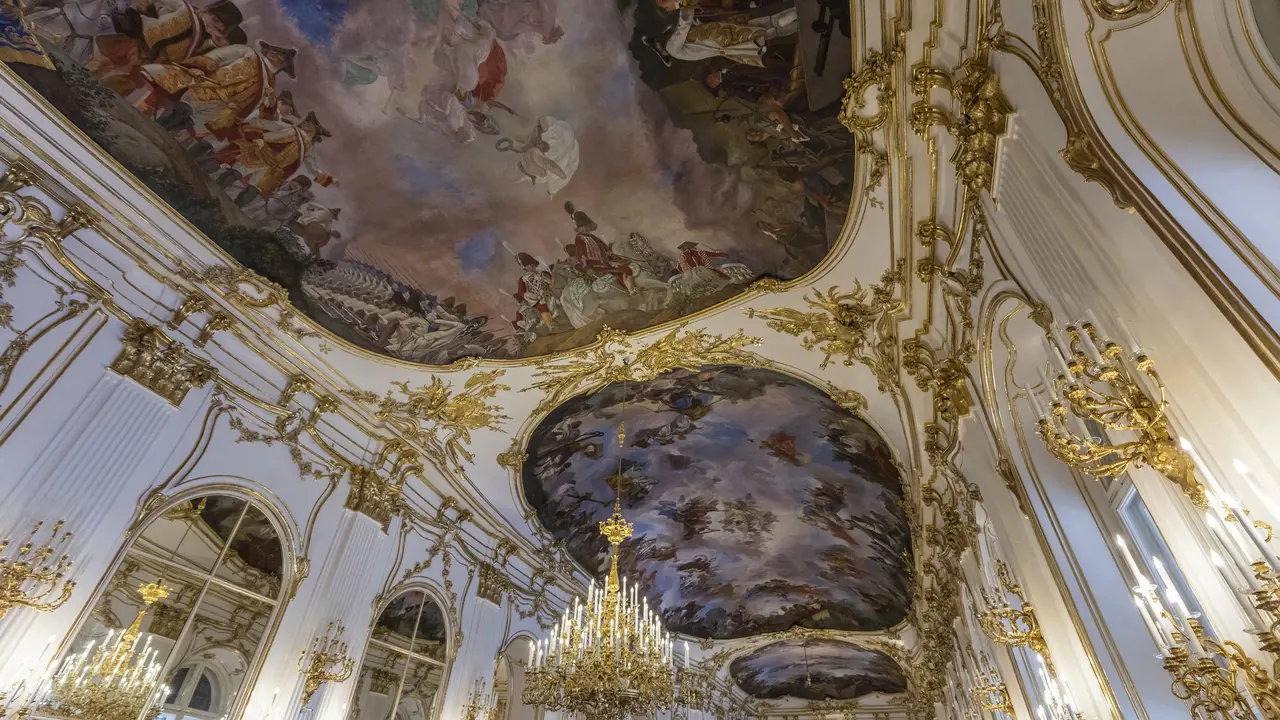 Schonbrunn Palace and Gardens - Photo 9