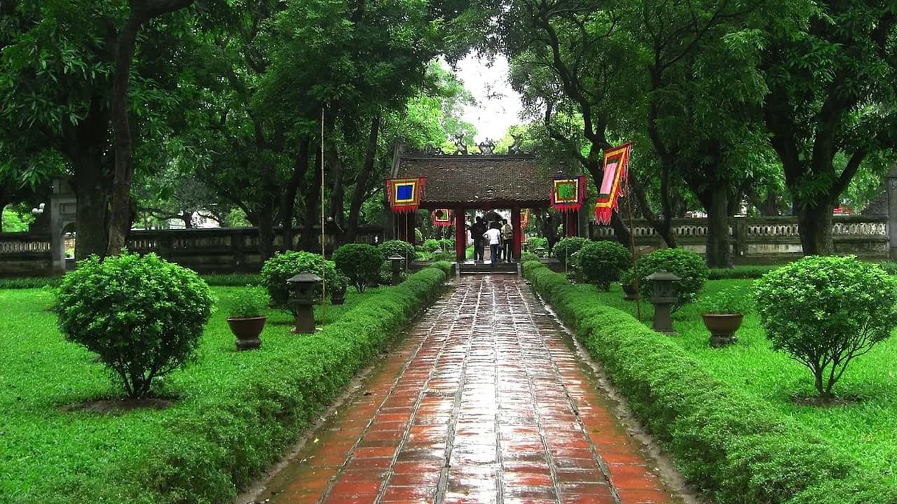 Hanoi Highlights City Tour: Ho Chi Minh Mausoleum, Temple of Literature, Tran Quoc Pagoda - Photo 2