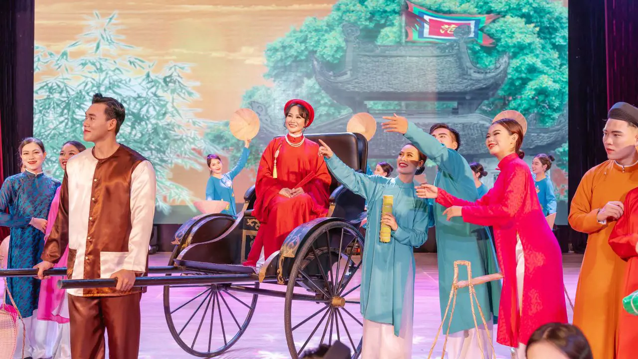 Ao Dai Show in Da Nang - Photo 16