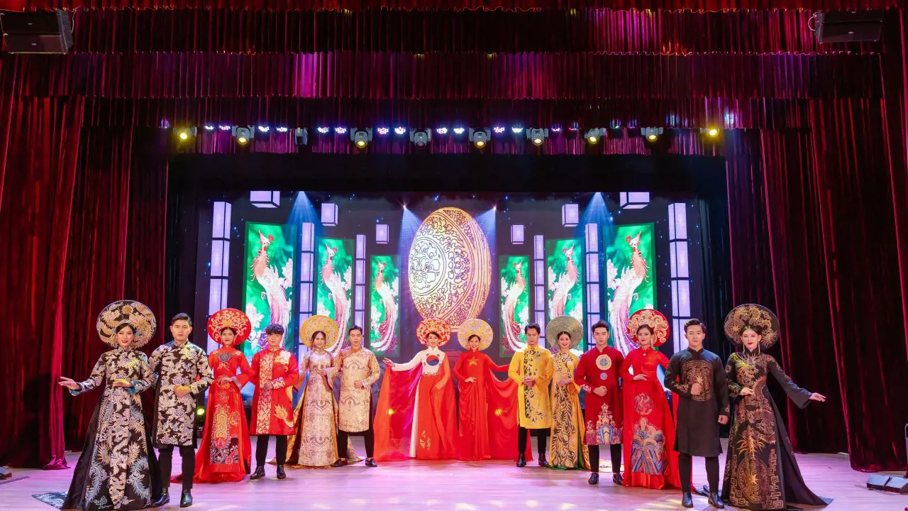 Ao Dai Show in Da Nang - Photo 26