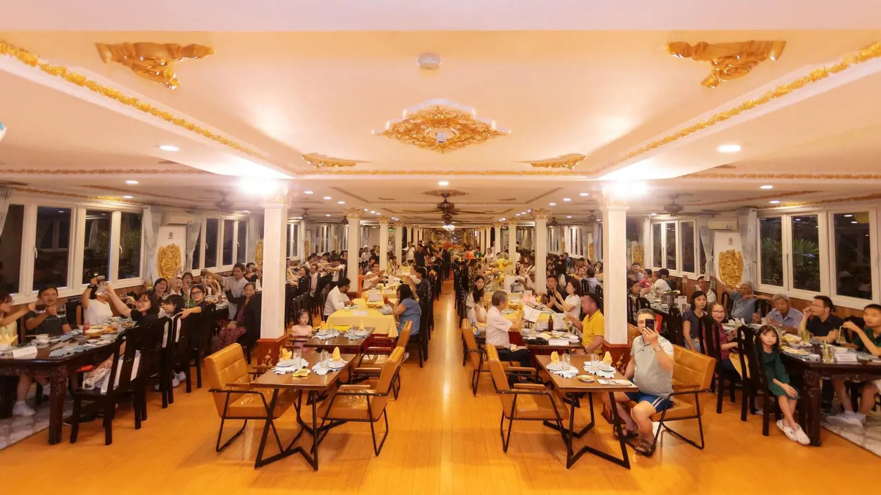 Saigon Evening Tour with Water Puppetry Show and Dinner Cruise - Photo 7