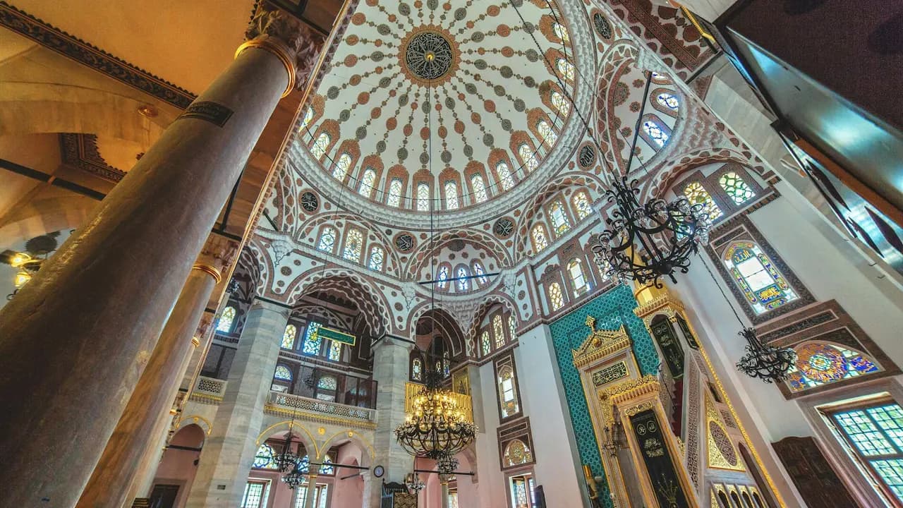 Istanbul Europe and Asia Half-Day Private Tour: Maiden's Tower and Mihrimah Sultan Mosque - Photo 6