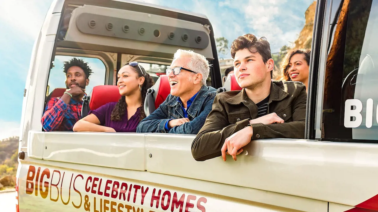 Los Angeles Celebrity Homes Bus Tour - Photo 3